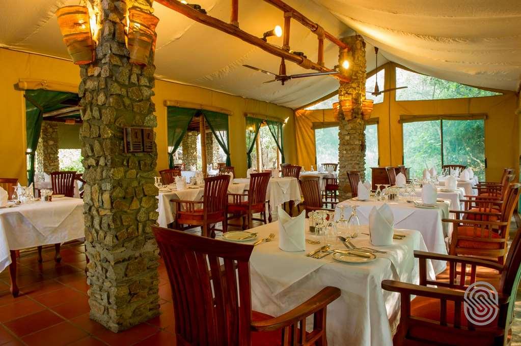 سيرينغيتي Mbuzi Mawe Serena Camp المطعم الصورة